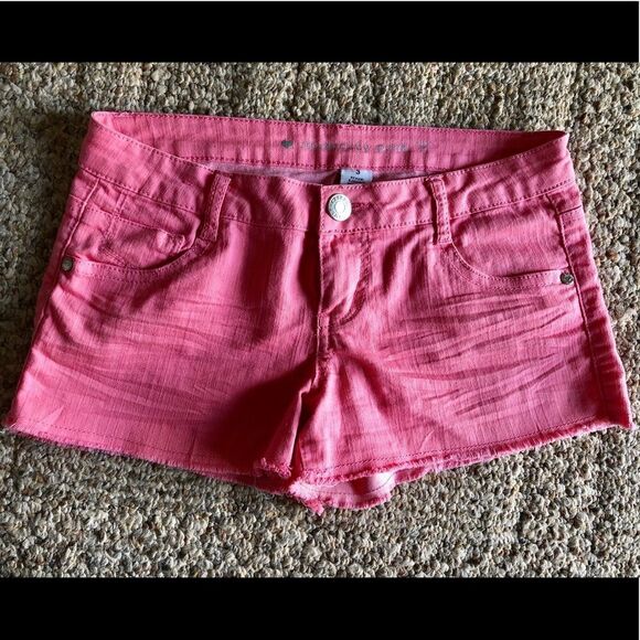 Cute Celebrity Pink shorts size 3 - Picture 1 of 3